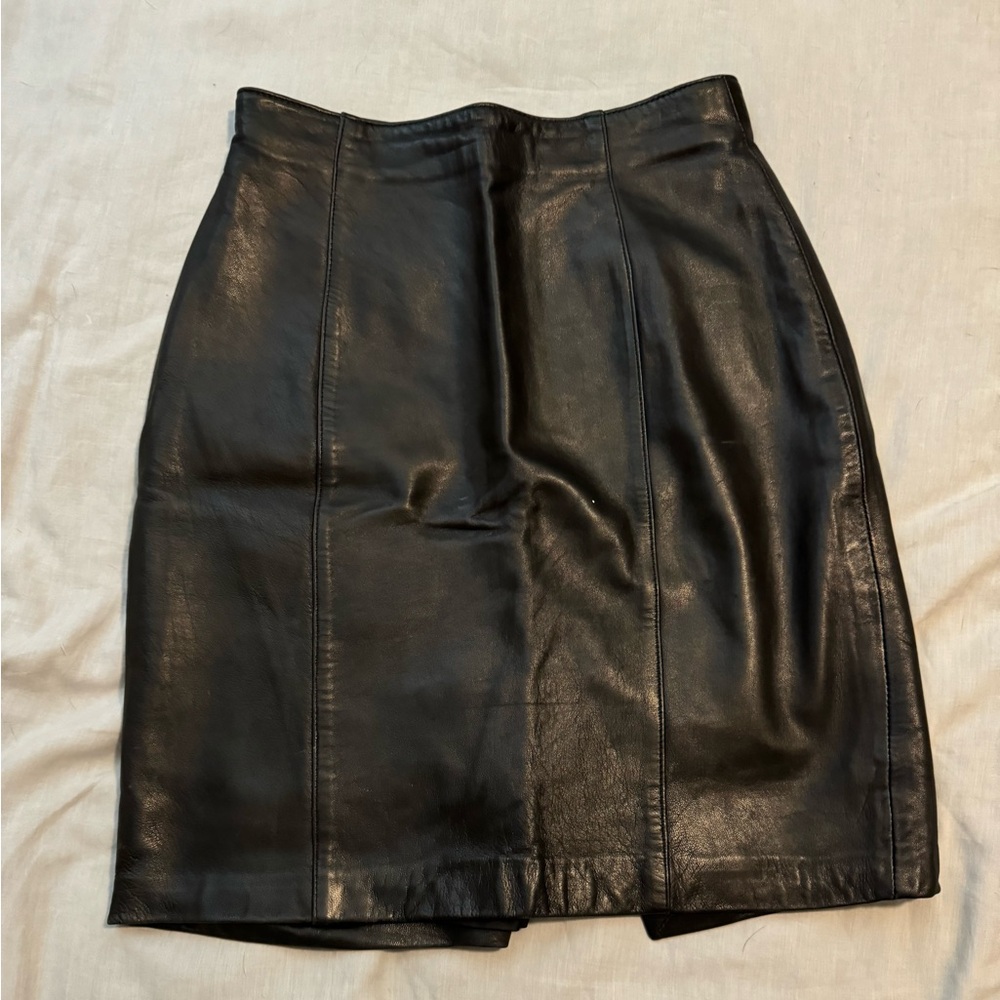 True 90s vintage lord & Taylor leather midi skirt